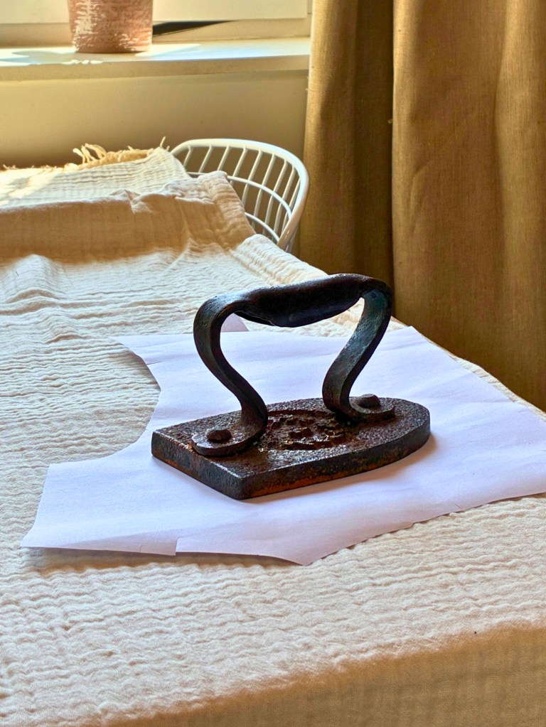 Fer à repasser en fonte 