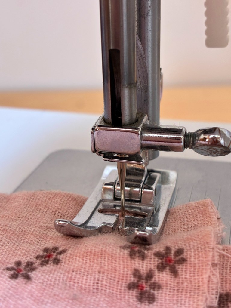 Pied de biche surjeteuse Brother